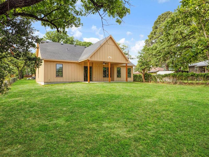 Exterior details and patio area of a home in , Kennedale (Image 19).