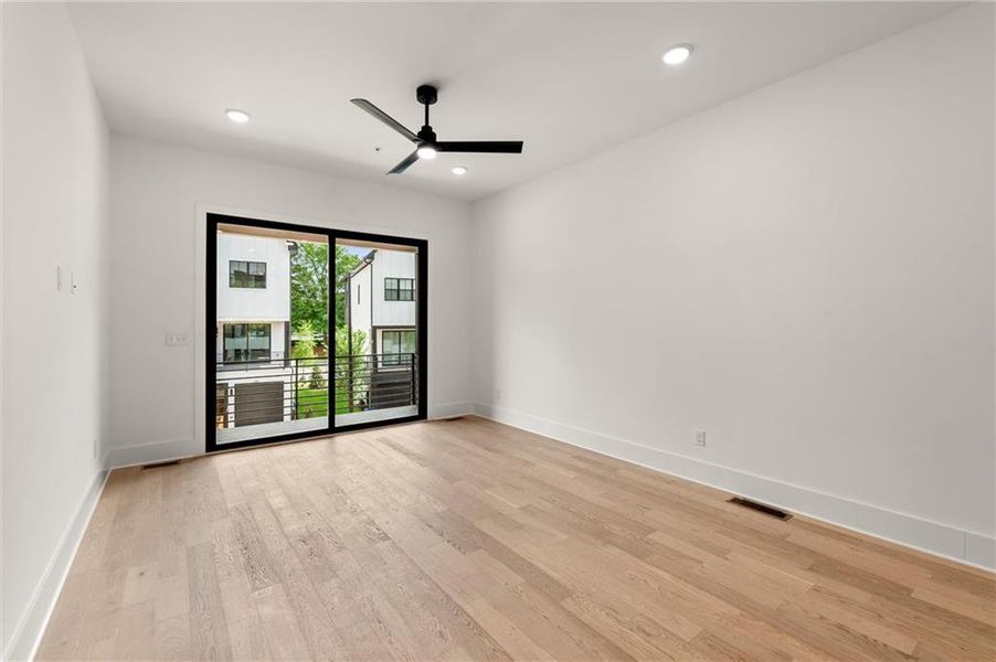 Spacious, unfurnished interior of a new home in , Alpharetta (Image 17).