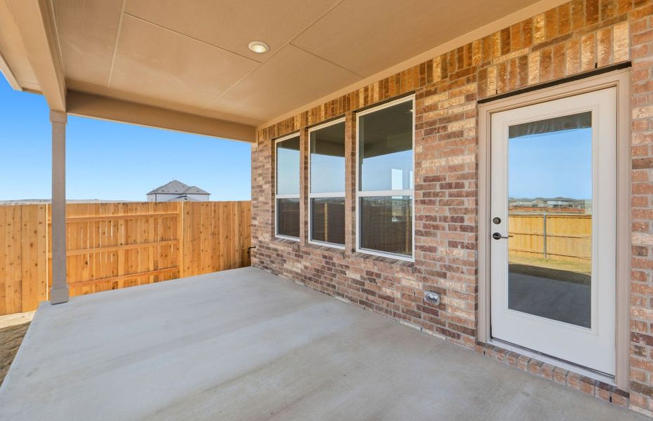Exterior details and patio area of a home in Sunfield, Buda (Image 30).