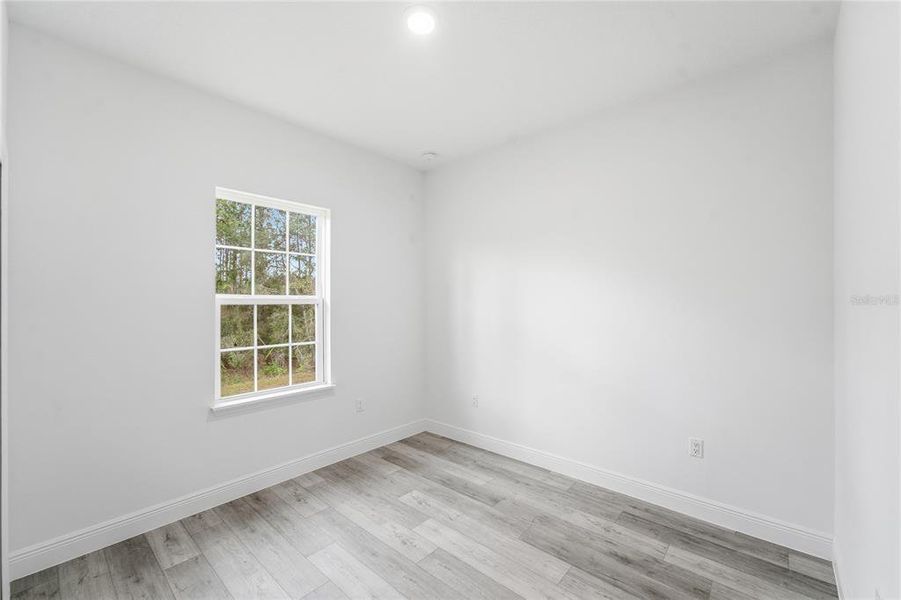 Spacious, unfurnished interior of a new home in , Ocala (Image 25).
