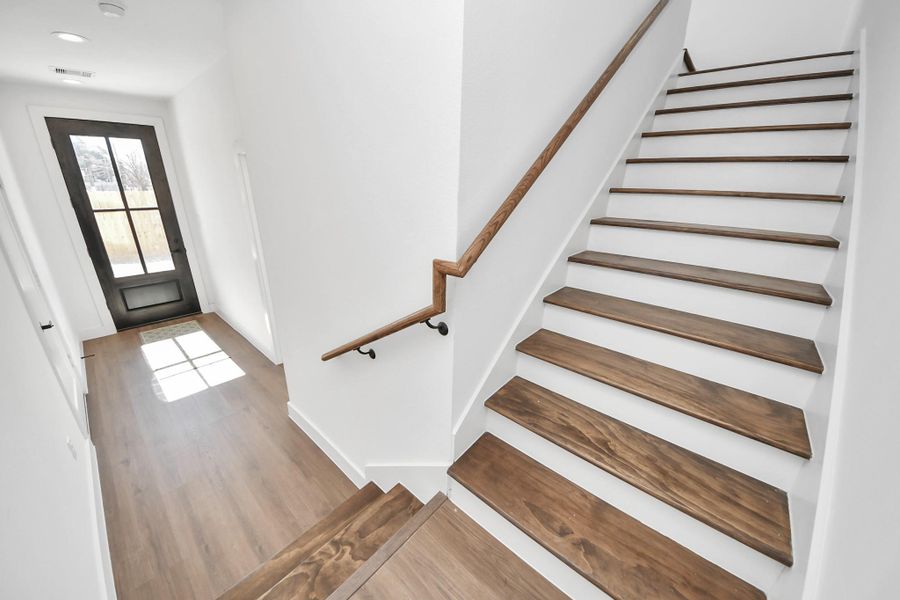 Spacious, unfurnished interior of a new home in , Houston (Image 24).