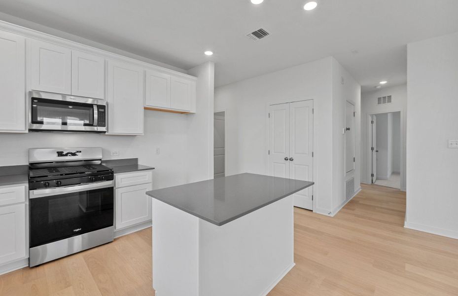 Furnished interior view inside a new home in Alto, San Marcos (Image 5).