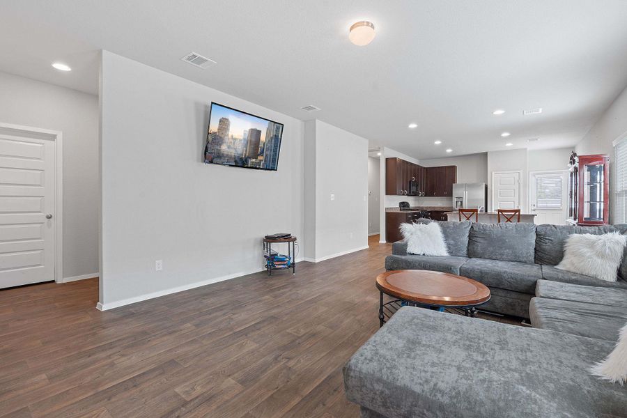 Furnished interior view inside a new home in Harvest Ridge, Elgin (Image 15).
