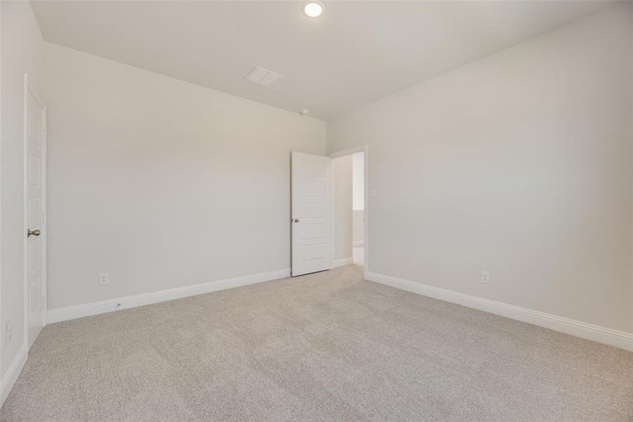 Spacious, unfurnished interior of a new home in Arbors at Legacy Hills, Celina (Image 16).