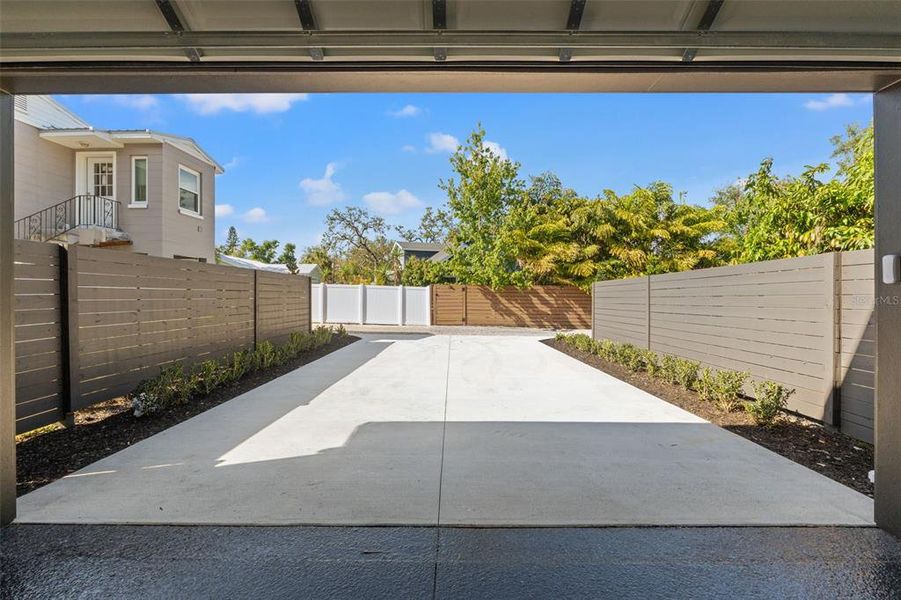 Exterior details and patio area of a home in , Tampa (Image 30).