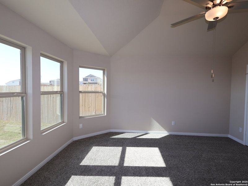 Spacious, unfurnished interior of a new home in Paloma Park, Converse (Image 23).