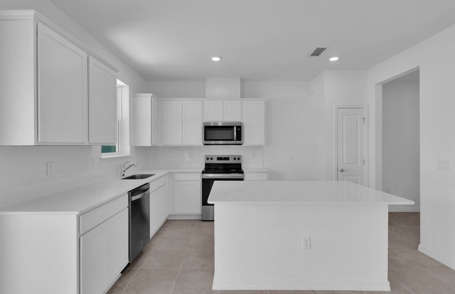 Furnished interior view inside a new home in Hyland Trail, Green Cove Springs (Image 9).