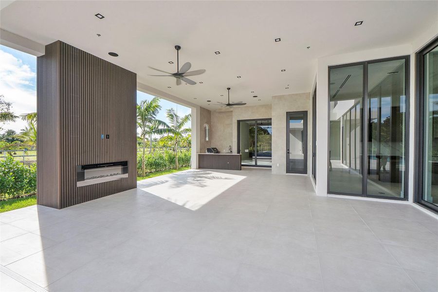 Exterior details and patio area of a home in , Plantation (Image 27).