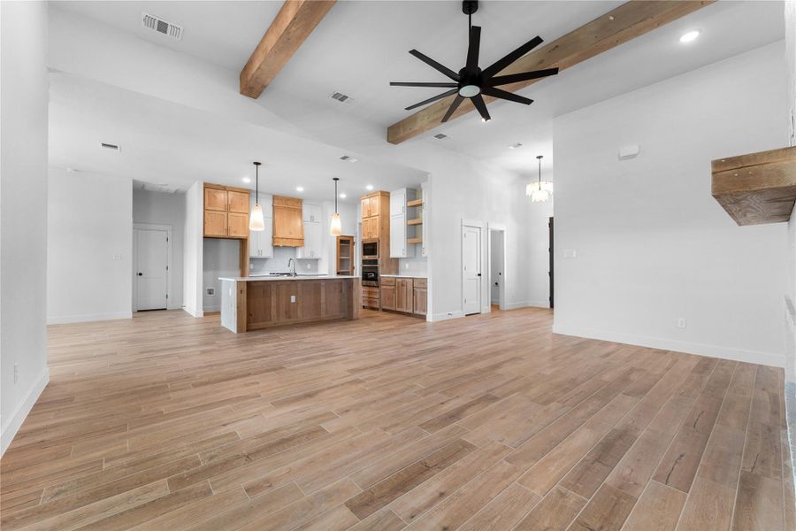 Spacious, unfurnished interior of a new home in , Killeen (Image 16).