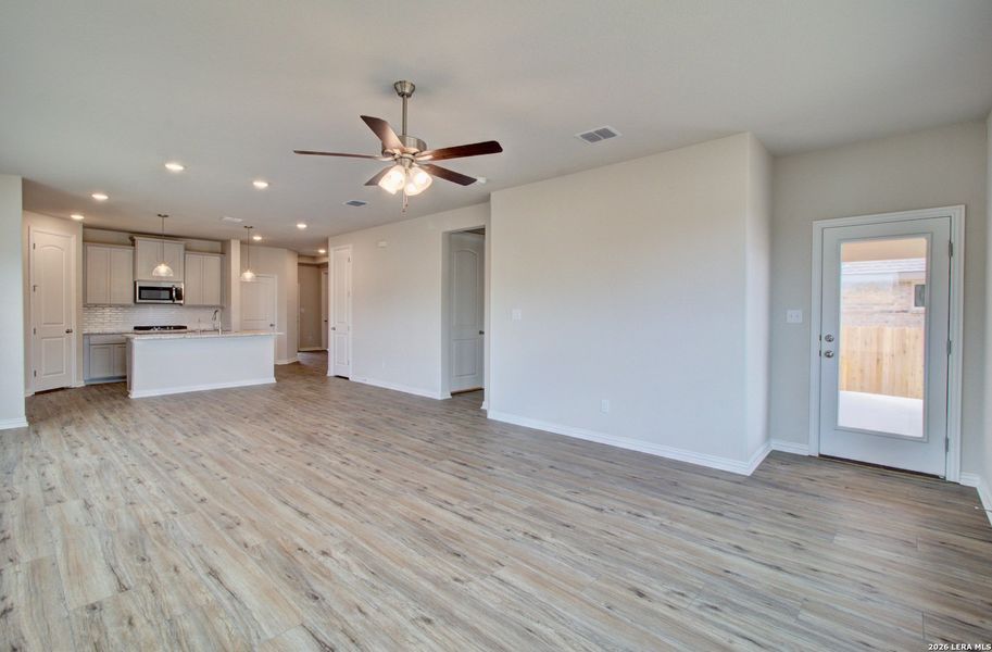 Spacious, unfurnished interior of a new home in Clear Creek, New Braunfels (Image 13).