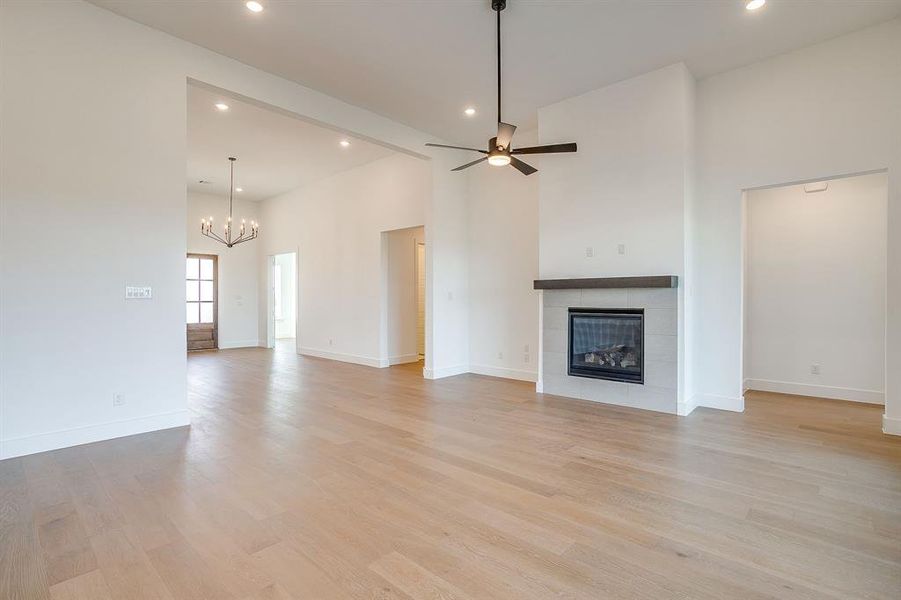 Spacious, unfurnished interior of a new home in Waterfall Ranch, Waxahachie (Image 24). Spacious, unfurnished interior of a new home in Waterfall Ranch, Waxahachie (Image 24).