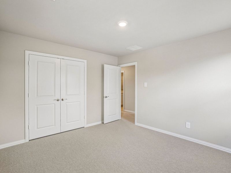 Spacious, unfurnished interior of a new home in Eastridge - Signature Series, Princeton (Image 20).