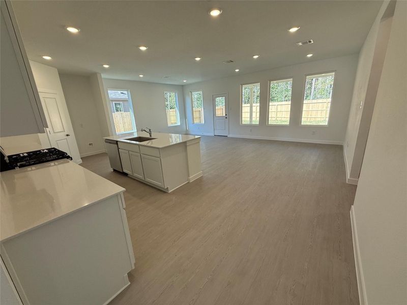 *Not actual home, pictures representative of same elevation*