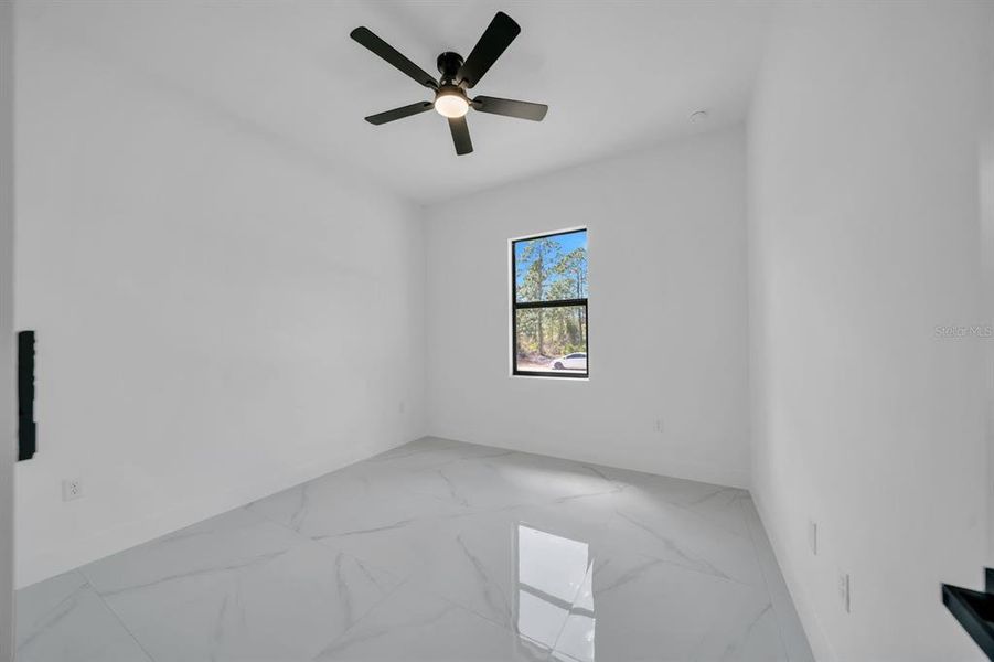 Spacious, unfurnished interior of a new home in , Lehigh Acres (Image 19).