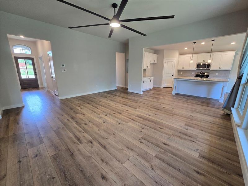 Spacious, unfurnished interior of a new home in Trail Creek, Cleburne (Image 15). Spacious, unfurnished interior of a new home in Trail Creek, Cleburne (Image 15).