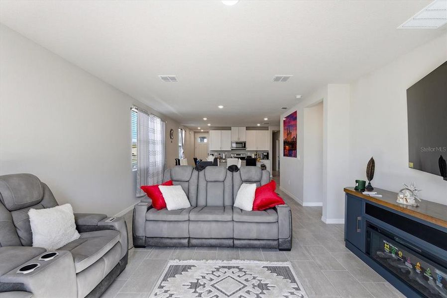 Furnished interior view inside a new home in Park East, Plant City (Image 20). Furnished interior view inside a new home in Park East, Plant City (Image 20).