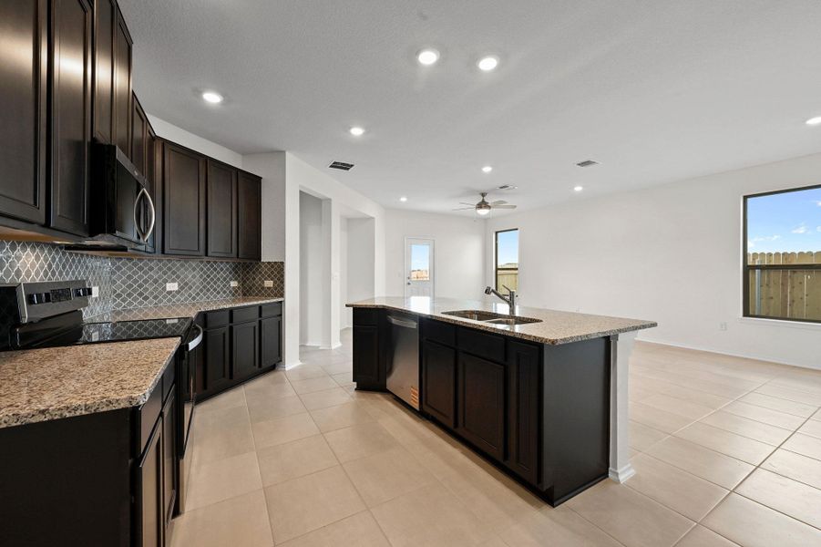 Furnished interior view inside a new home in Stoney Chase, Del Valle (Image 11).