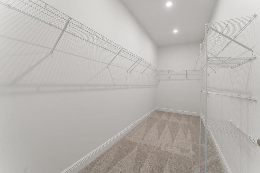 Image 16 of a home in Avila.