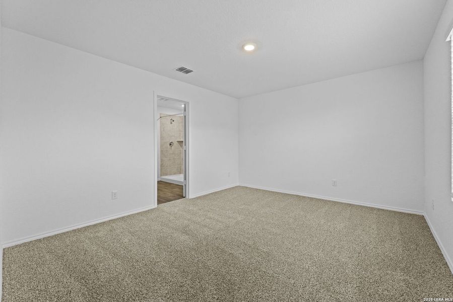 Spacious, unfurnished interior of a new home in Applewood, San Antonio (Image 20).