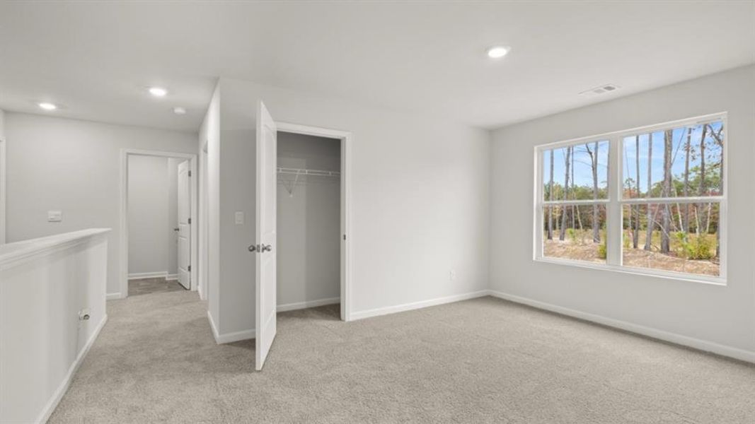 Spacious, unfurnished interior of a new home in Sheffield Highlands, Dallas (Image 16).