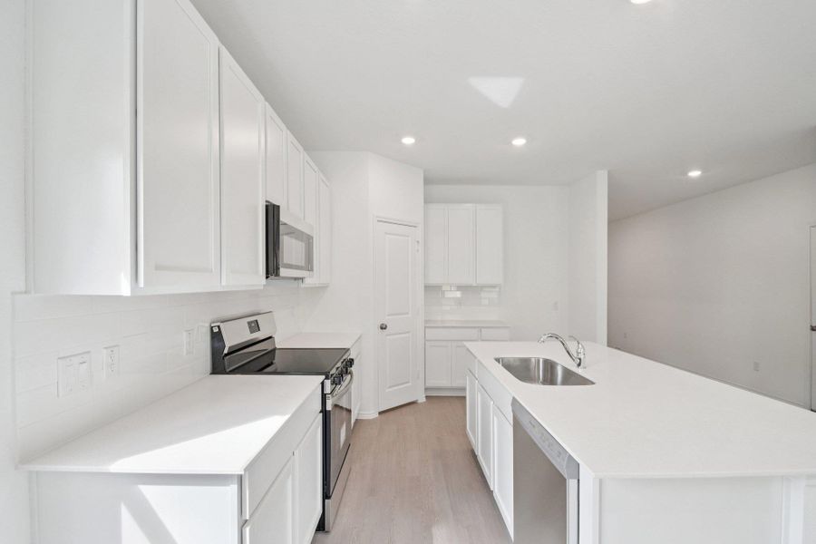 Furnished interior view inside a new home in Clayton Ranch, Copperas Cove (Image 10).