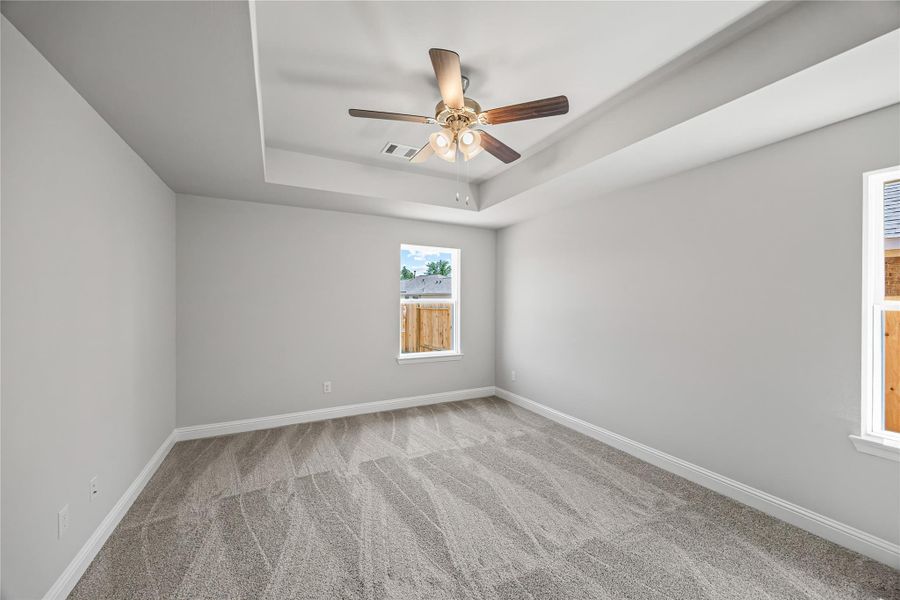 Spacious, unfurnished interior of a new home in Grand Oaks Reserve, Cleveland (Image 12).
