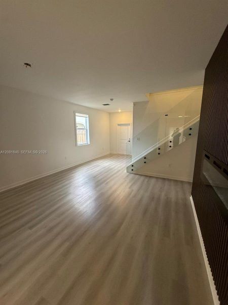 Spacious, unfurnished interior of a new home in , Homestead (Image 18).