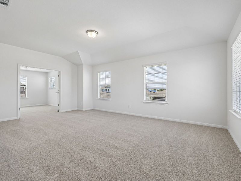 Spacious, unfurnished interior of a new home in Waterstone Crossing, Kyle (Image 14).