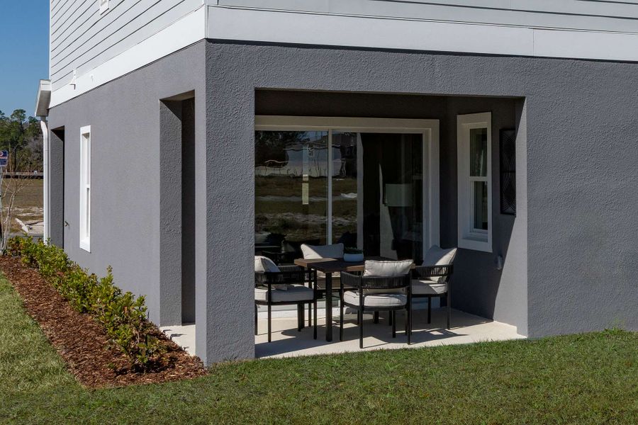 Ashley rear-covered lanai