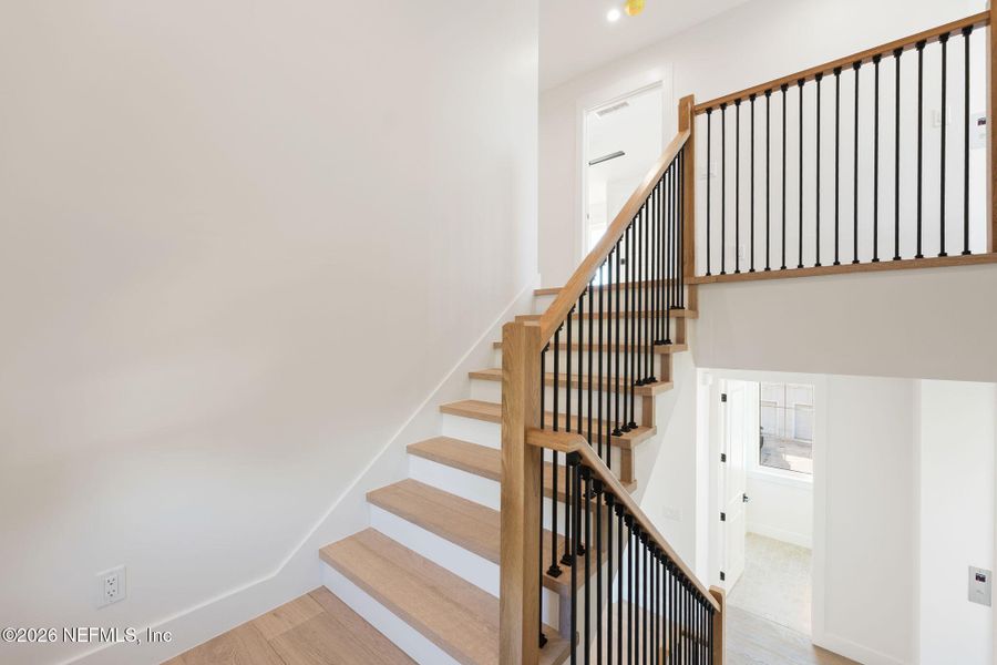 Spacious, unfurnished interior of a new home in , Jacksonville Beach (Image 38).