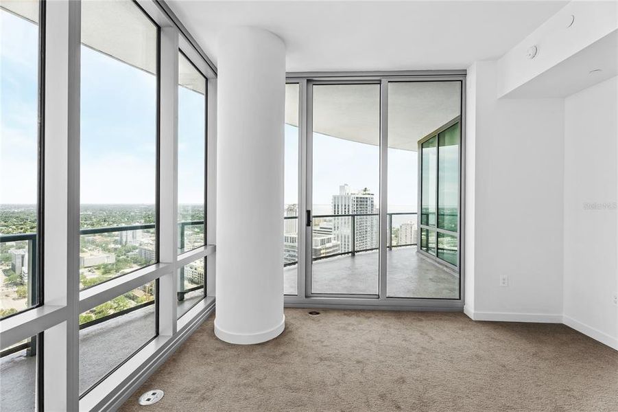 Spacious, unfurnished interior of a new home in , St. Petersburg (Image 25). Spacious, unfurnished interior of a new home in , St. Petersburg (Image 25).