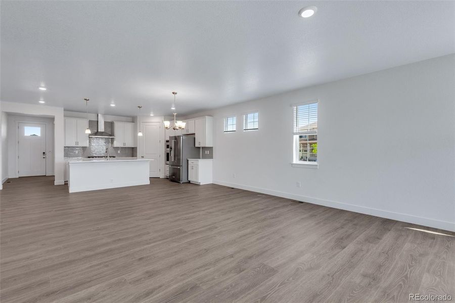 Spacious, unfurnished interior of a new home in Vantage, Berthoud (Image 35).