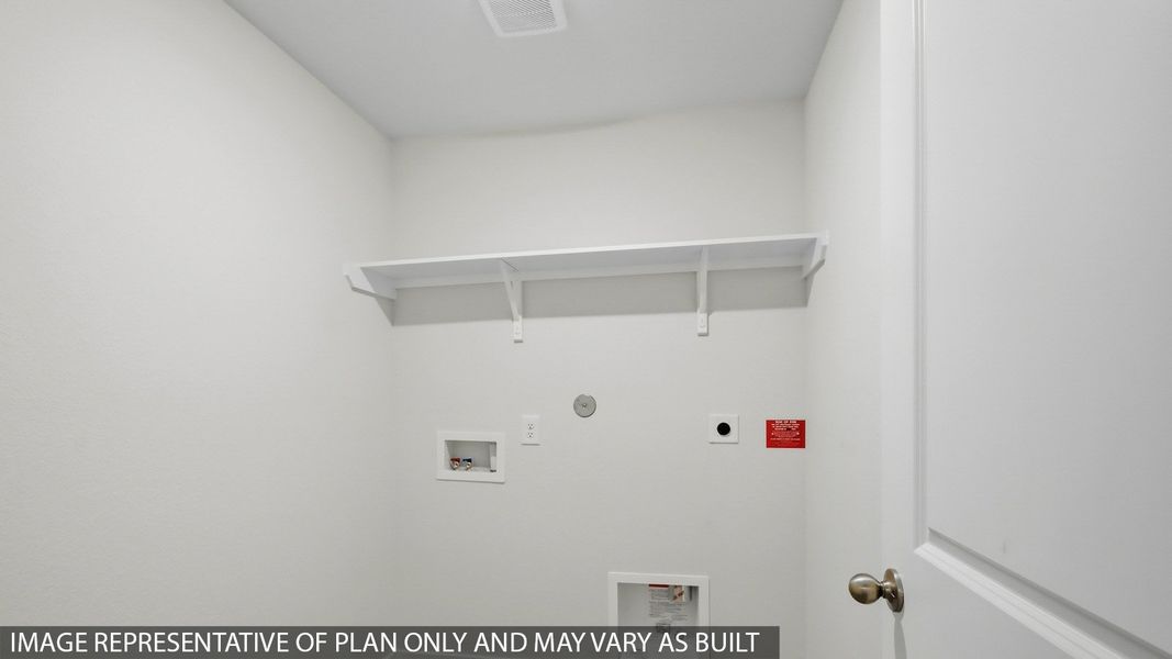 Spacious, unfurnished interior of a new home in Lexington Heights, Willis (Image 21).