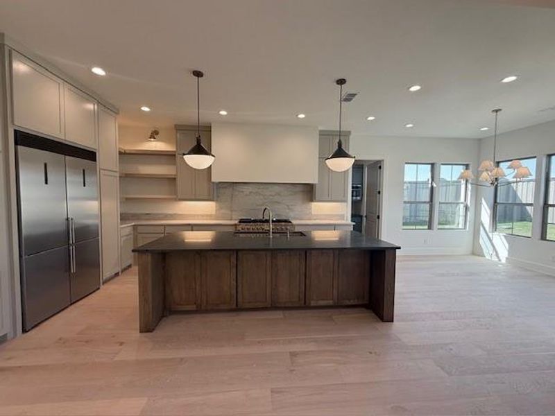 Large Serving Island with room for 4 or 5 bar stools.