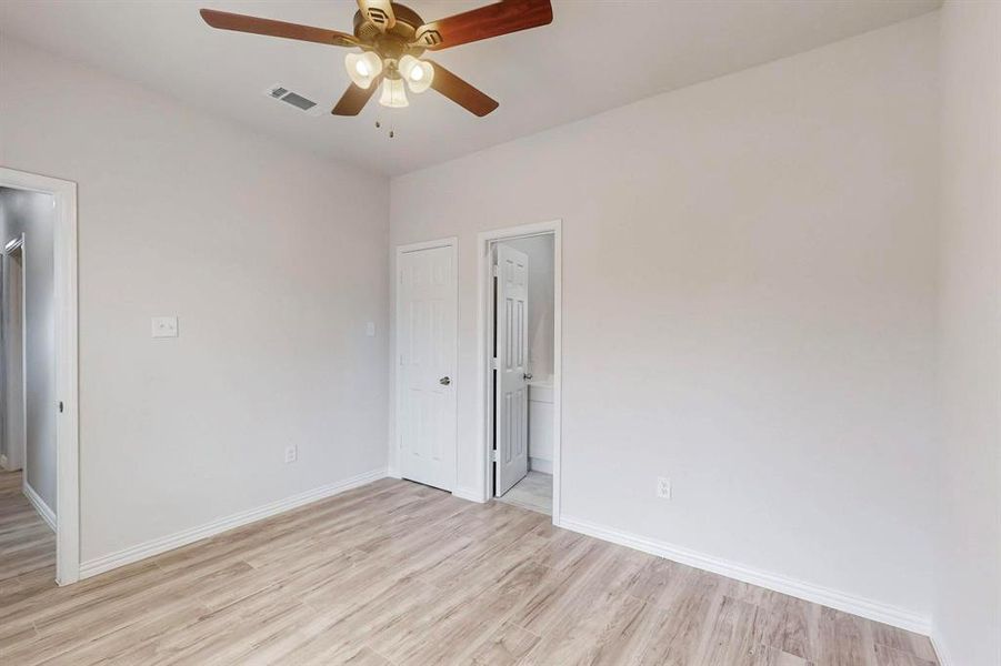 Spacious, unfurnished interior of a new home in , Dallas (Image 16).