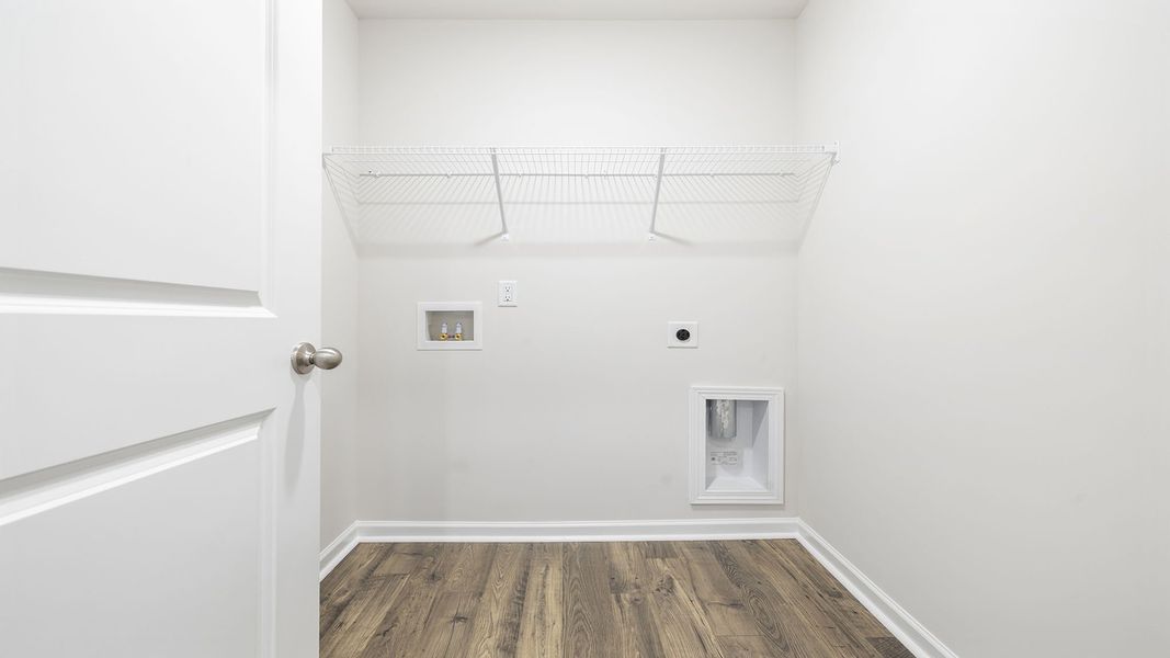 Spacious, unfurnished interior of a new home in Cedar Gap, Fountain Inn (Image 28).