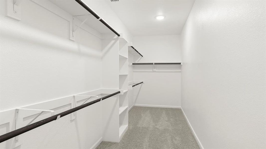 17. 9301 Shadow - Closet 17. 9301 Shadow - Closet