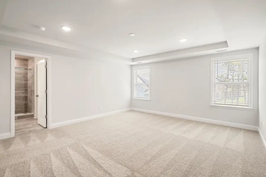 Spacious, unfurnished interior of a new home in Waterways, Richmond Hill (Image 55).