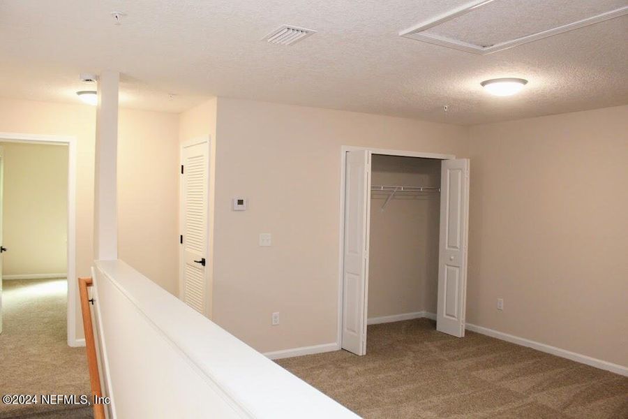 Spacious, unfurnished interior of a new home in , Middleburg (Image 22).