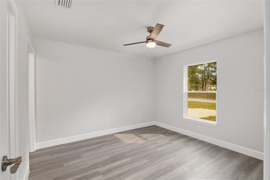 Spacious, unfurnished interior of a new home in , Dunnellon (Image 31).