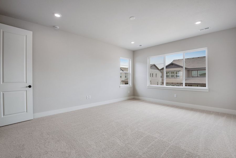 Spacious, unfurnished interior of a new home in The Aurora Highlands, Aurora (Image 32). Spacious, unfurnished interior of a new home in The Aurora Highlands, Aurora (Image 32).
