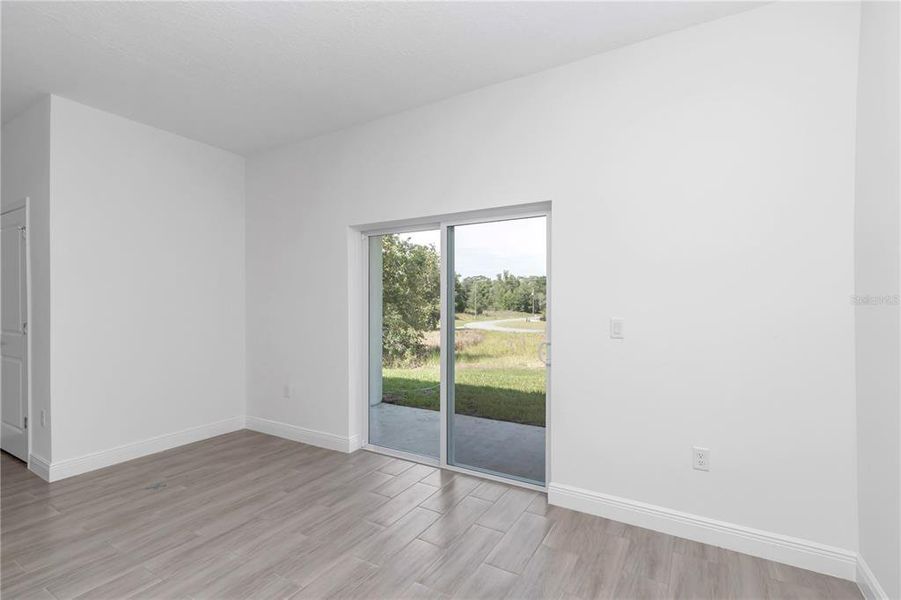 Spacious, unfurnished interior of a new home in , Citrus Springs (Image 33).