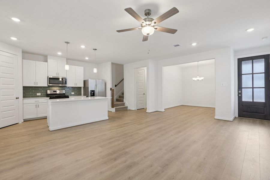 Photo is not of the actual home, but is an inspirational photo of builder’s model home and may depict options, furnishings, and/or decorator features that are not included Photo is not of the actual home, but is an inspirational photo of builder’s model home and may depict options, furnishings, and/or decorator features that are not included