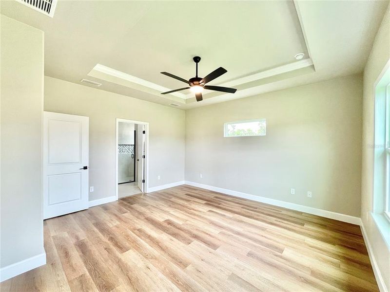 Spacious, unfurnished interior of a new home in , Gainesville (Image 32).