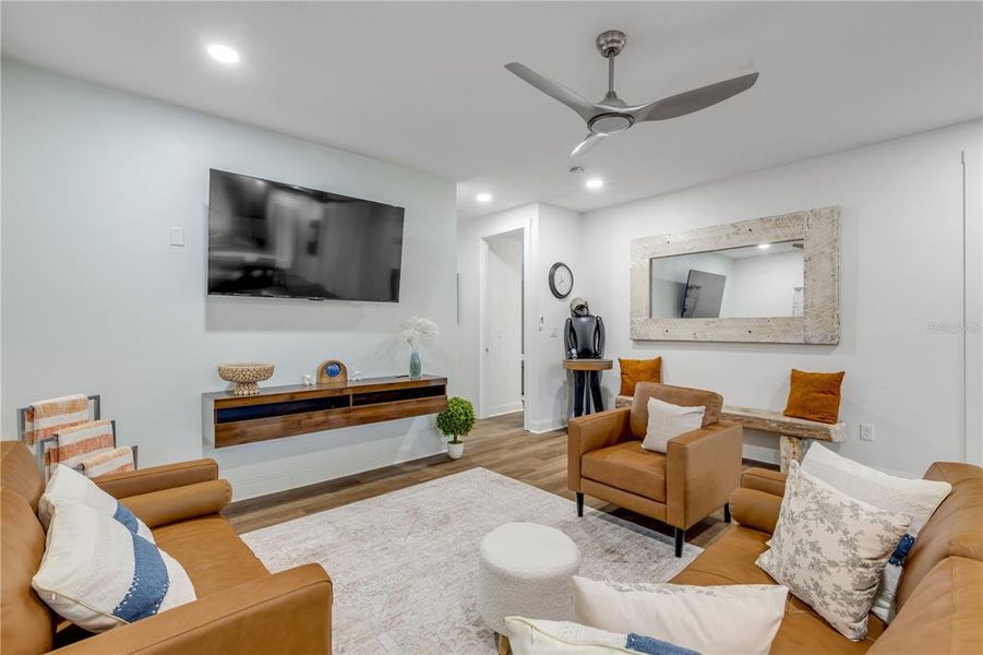 Furnished interior view inside a new home in , Edgewater (Image 40).