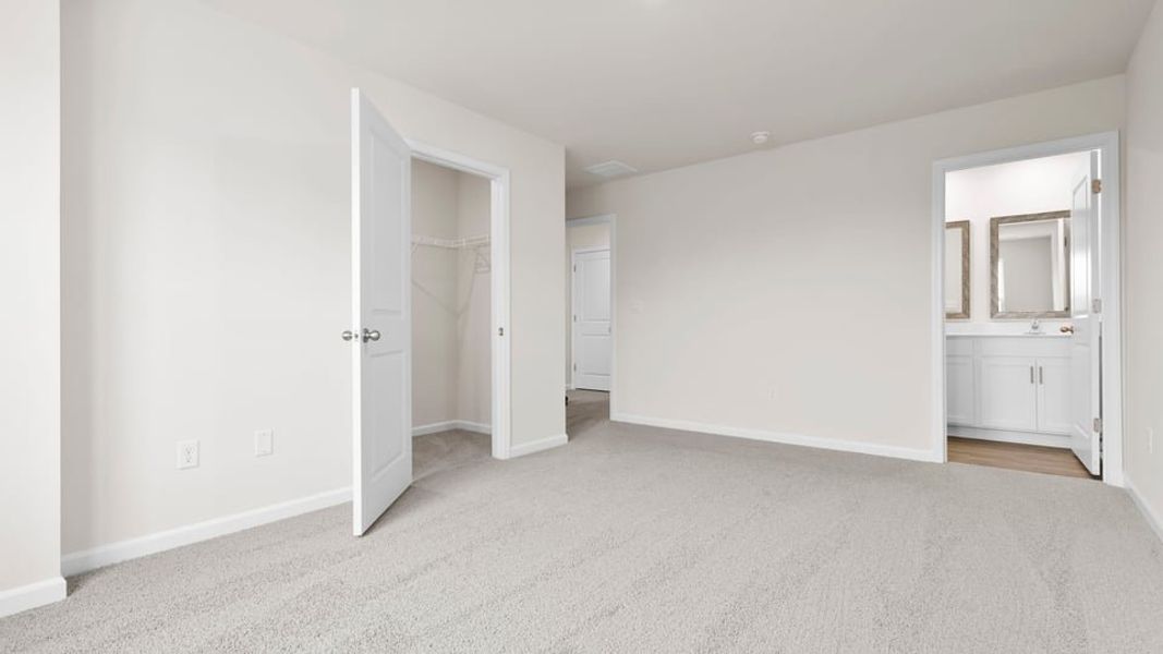 Spacious, unfurnished interior of a new home in Covington Village, Greer (Image 33).