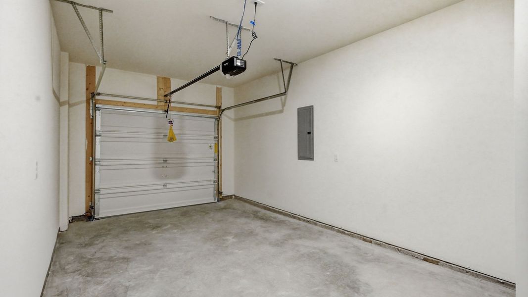 Spacious, unfurnished interior of a new home in The Arbor Townhomes, Kingsport (Image 26).