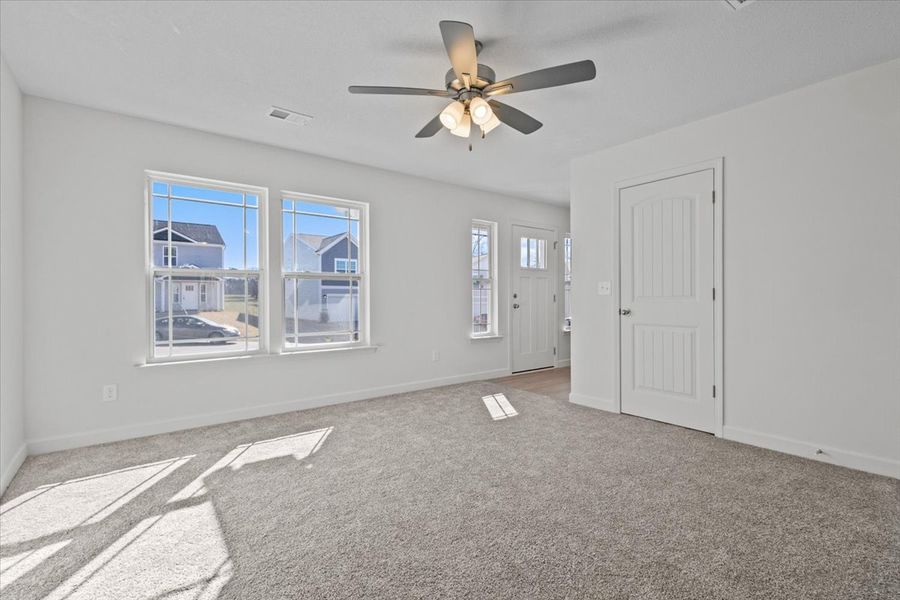 Representative unfurnished interior of a home built from the Roebuck by Enchanted Homes in Las Palomas Country Club Estates, La Vernia (Image 17).