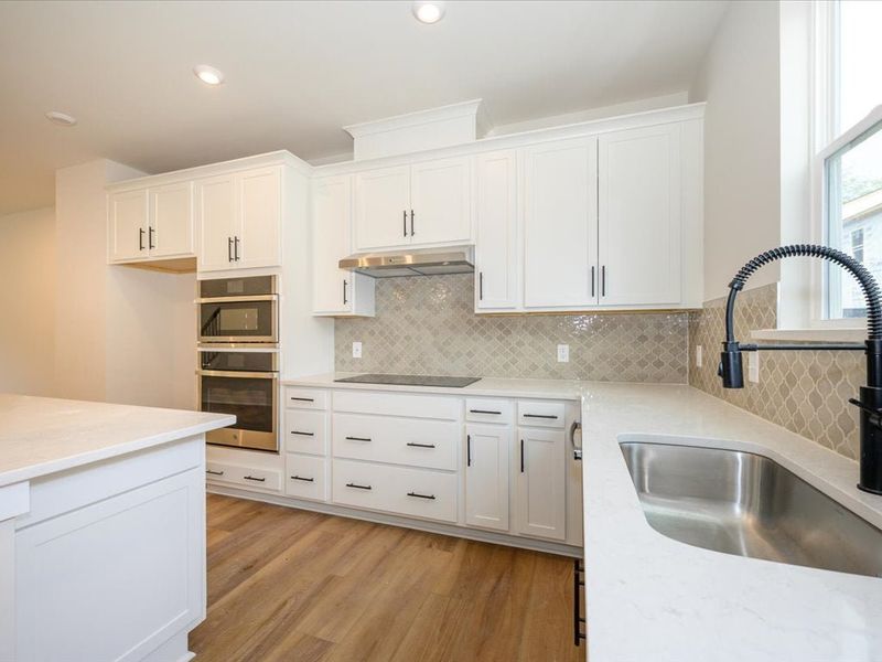 Furnished interior view inside a new home in Context at Oakhurst, Charlotte (Image 7). Furnished interior view inside a new home in Context at Oakhurst, Charlotte (Image 7).