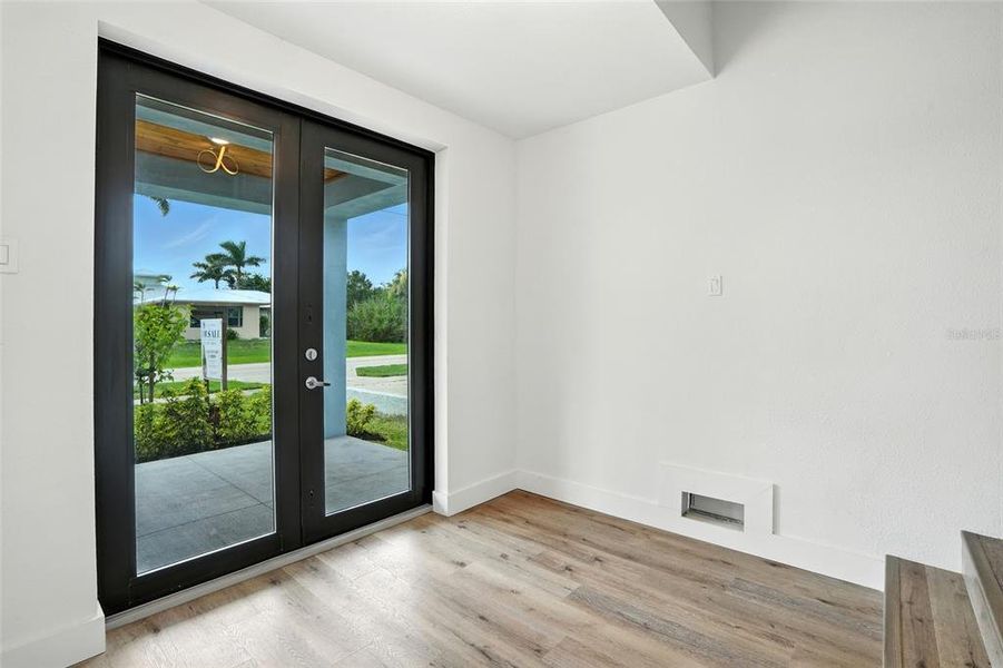 Spacious, unfurnished interior of a new home in , Punta Gorda (Image 19).